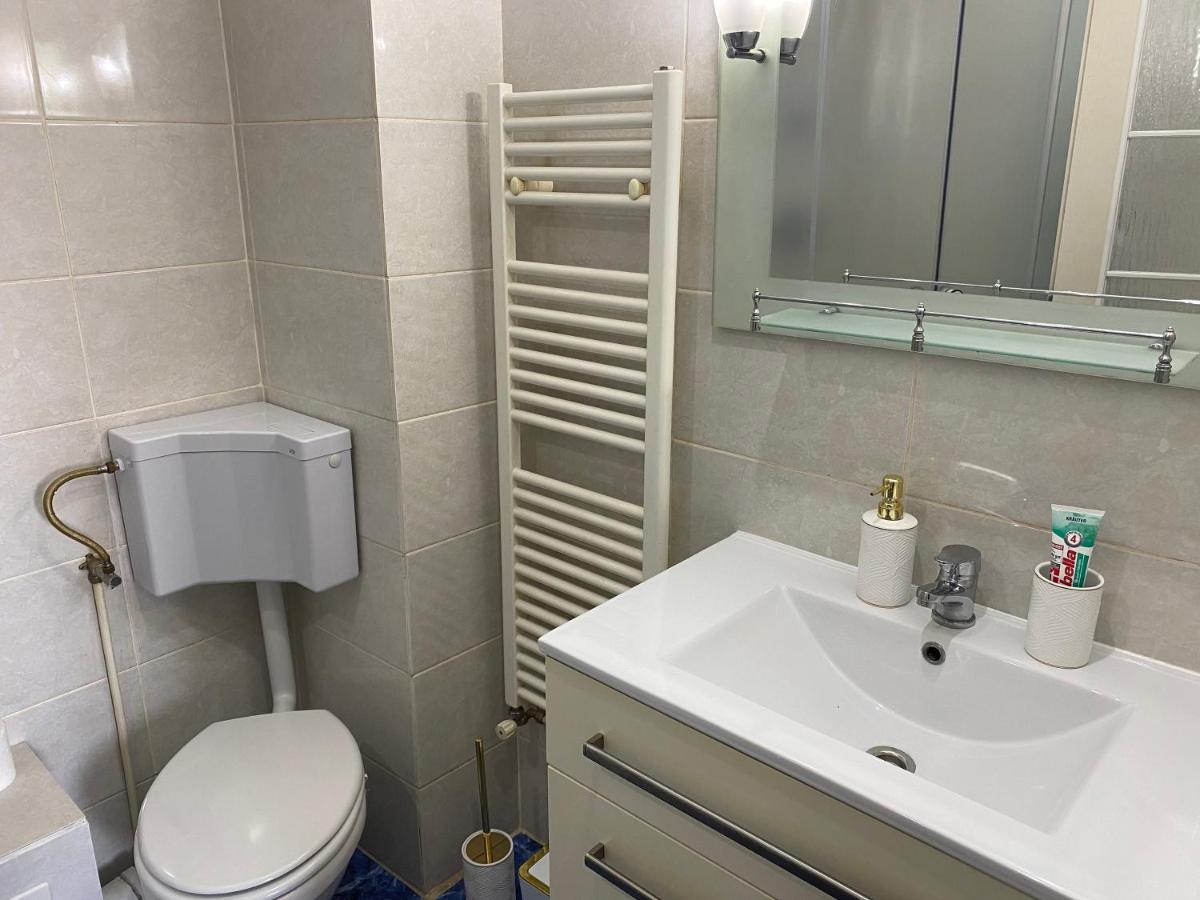 Pav- Nihil Sine Deo Apartment Hunedoara Exterior foto